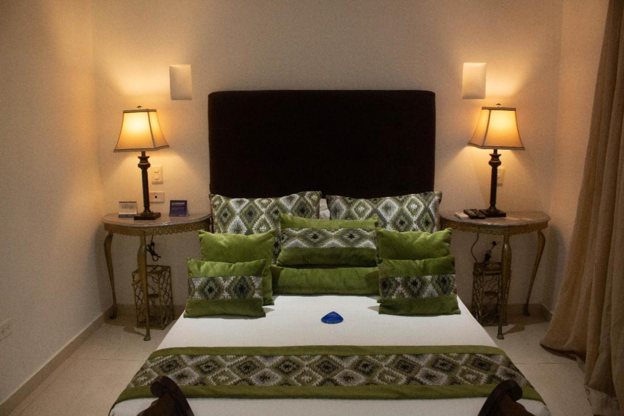 Hotel Dorado Plaza Calle Del Arsenal Cartagena Buitenkant foto