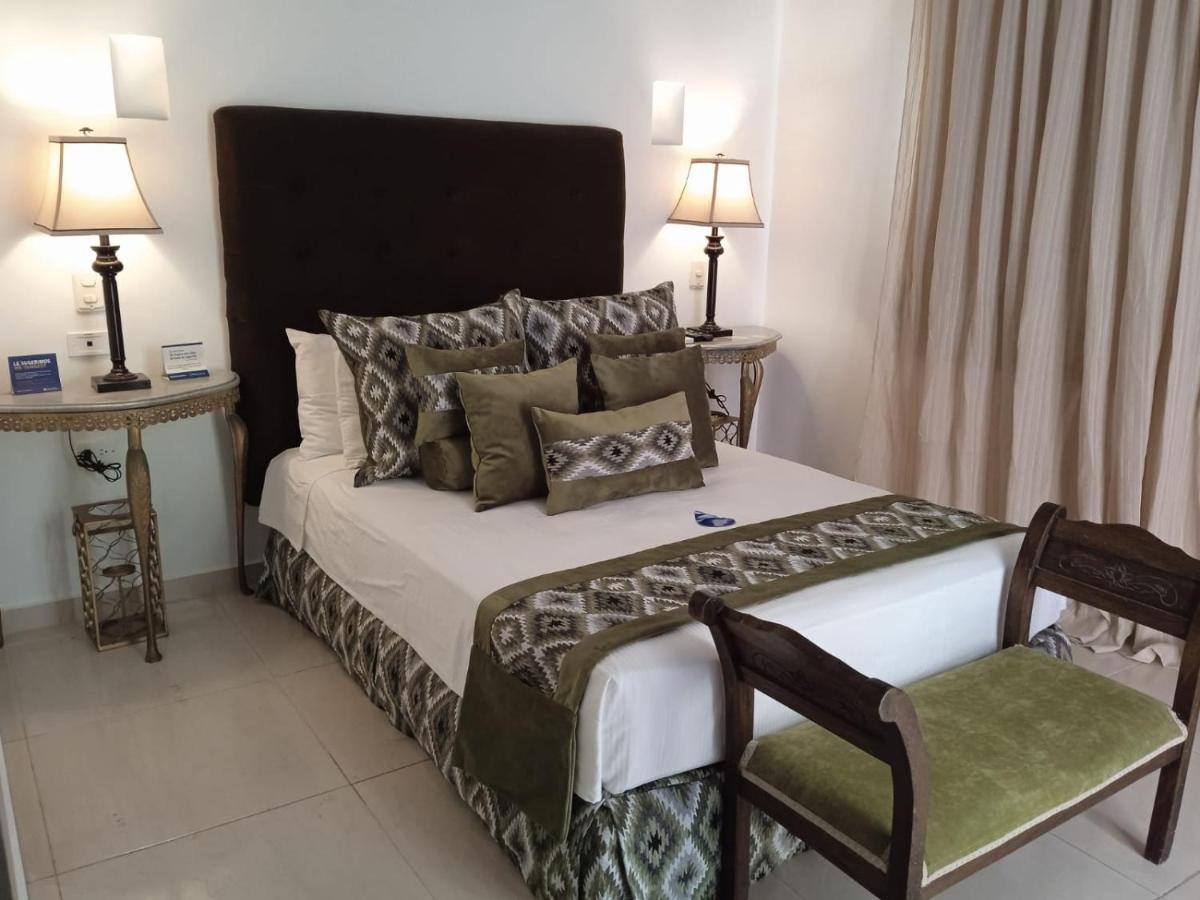 Hotel Dorado Plaza Calle Del Arsenal Cartagena Buitenkant foto