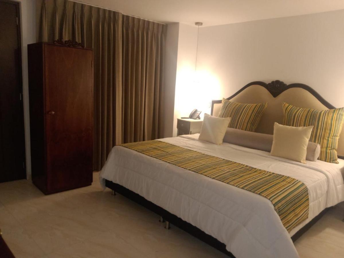 Hotel Dorado Plaza Calle Del Arsenal Cartagena Buitenkant foto