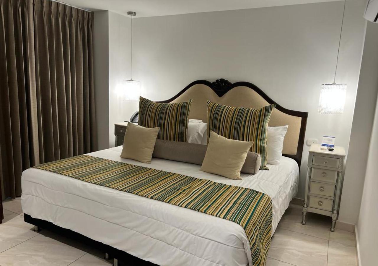 Hotel Dorado Plaza Calle Del Arsenal Cartagena Buitenkant foto