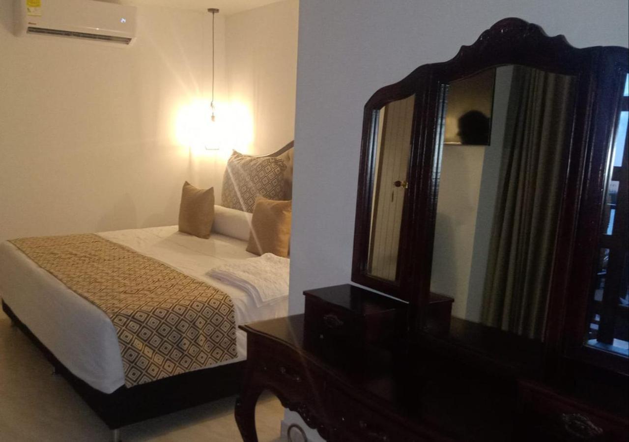 Hotel Dorado Plaza Calle Del Arsenal Cartagena Buitenkant foto