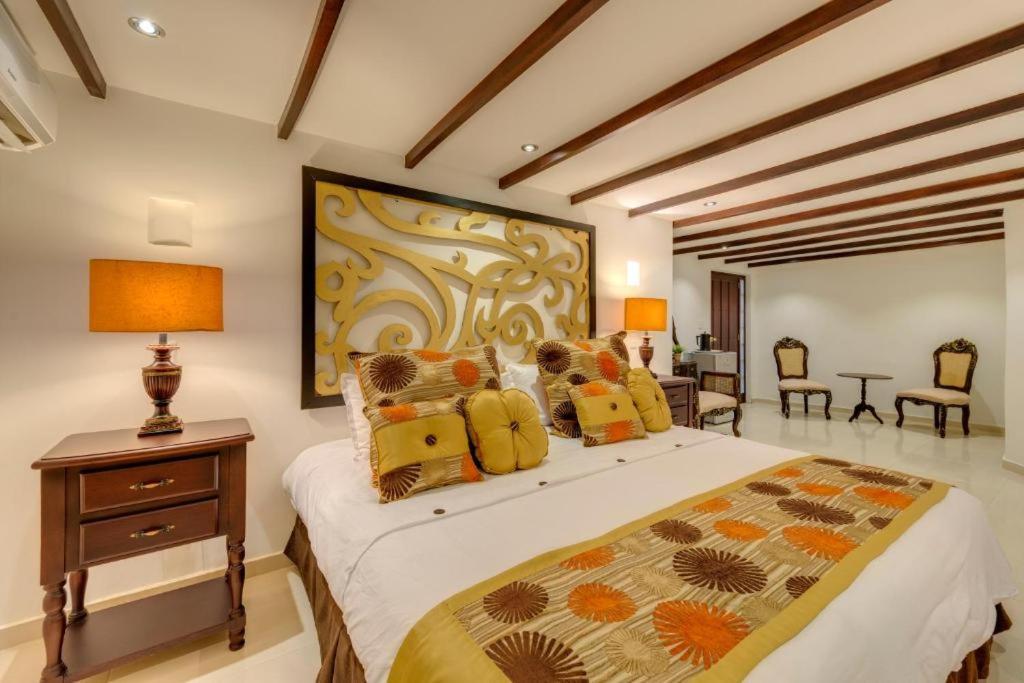 Hotel Dorado Plaza Calle Del Arsenal Cartagena Buitenkant foto